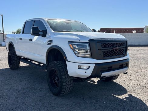 Used 2023 Nissan Titan PRO-4X w/ Pro-4x Convenience Package AWD/4WD image 3