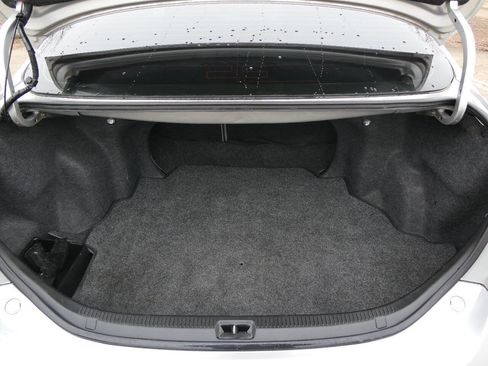 Used 2011 Toyota Camry LE w/ LE Extra-Value Pkg FWD image 24