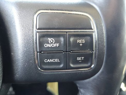Used 2018 Jeep Wrangler Unlimited Sahara AWD/4WD image 11