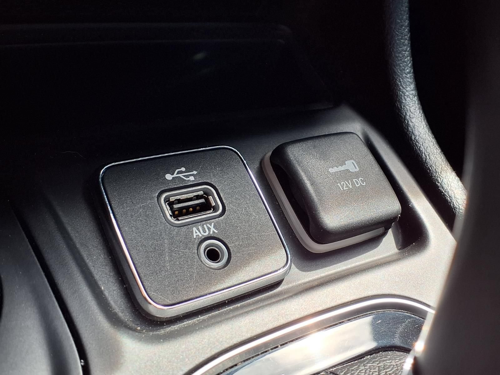 Used 2019 Jeep Cherokee Limited AWD/4WD image 26