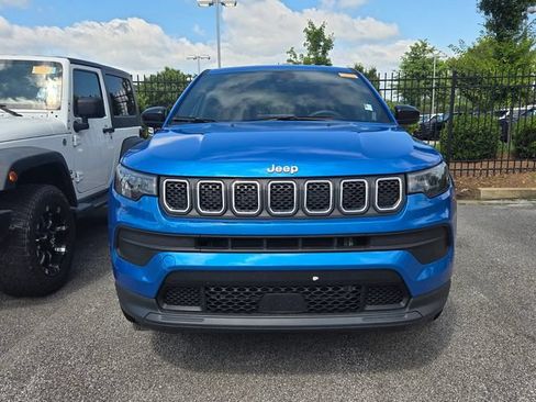 Used 2023 Jeep Compass Sport AWD/4WD image 2