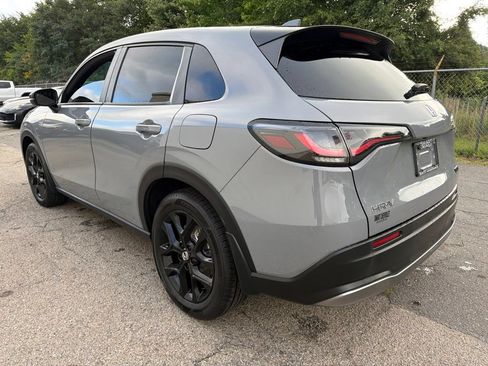 Used 2025 Honda HR-V Sport image 4