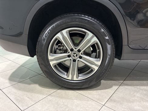 Used 2022 Mercedes-Benz GLC 300 4MATIC image 4