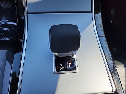 Used 2025 Land Rover Range Rover Velar S image 16