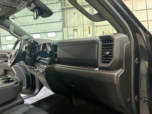 Used 2025 GMC Sierra 1500 SLT image 27