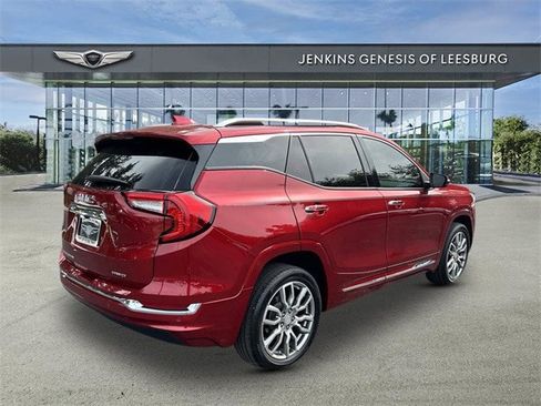 Used 2022 GMC Terrain Denali w/ Denali Premium Package image 4