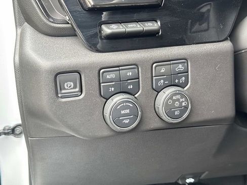 Certified 2025 Chevrolet Silverado 1500 ZR2 w/ Technology Package AWD/4WD image 31
