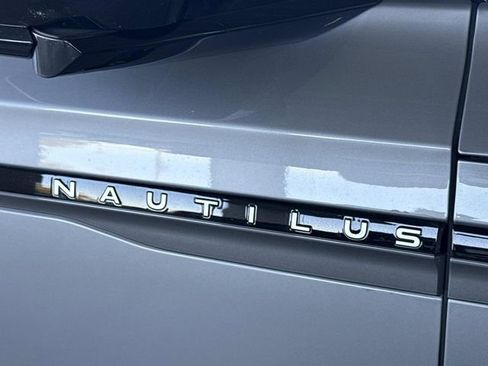 Used 2024 Lincoln Nautilus Reserve w/ Jet Appearance Package (87T) image 10