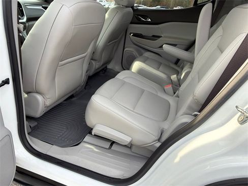 Used 2017 GMC Acadia SLT image 21