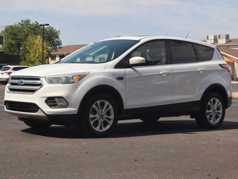 Used 2017 Ford Escape SE AWD/4WD image 11