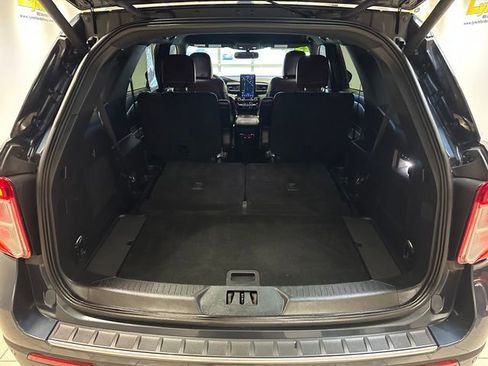 Used 2023 Ford Explorer Platinum w/ Technology Package AWD/4WD image 26