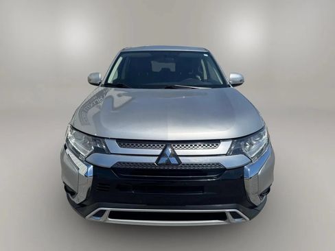 Used 2019 Mitsubishi Outlander SE FWD image 2