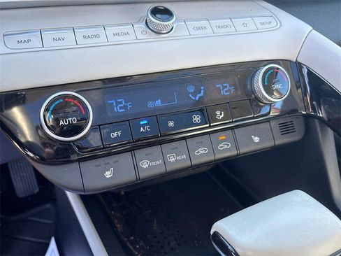 Used 2023 Hyundai Elantra Limited w/ Cargo Package image 23