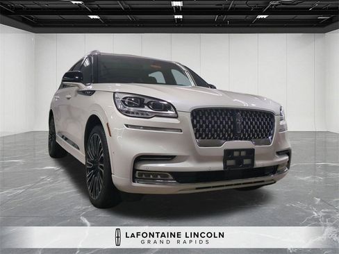 Certified 2023 Lincoln Aviator Black Label w/ Dynamic Handling Package image 7