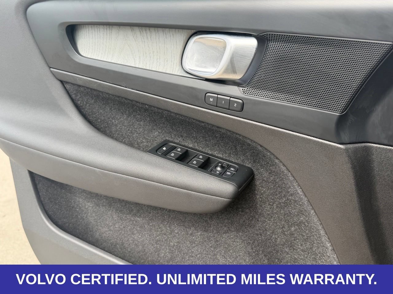 Certified 2026 Volvo XC40 B5 Plus AWD/4WD image 26