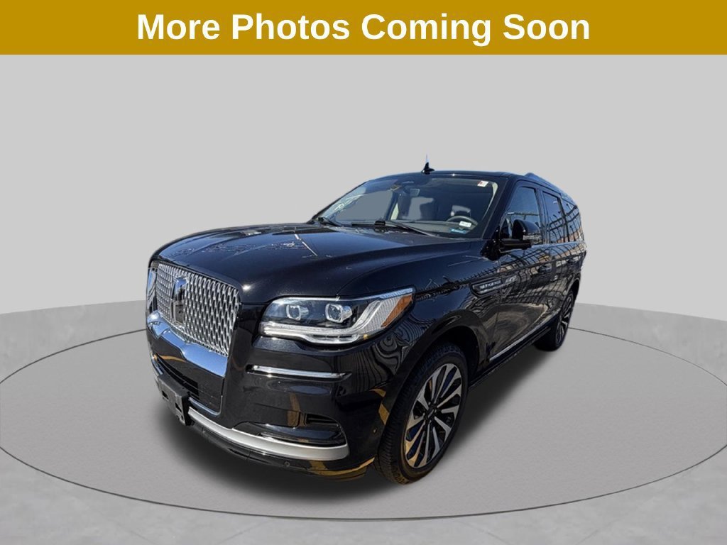 Used 2022 Lincoln Navigator Reserve AWD/4WD image 2