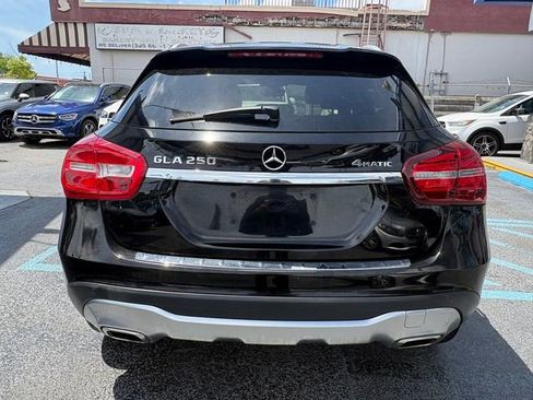 Used 2018 Mercedes-Benz GLA 250 4MATIC w/ Premium Package image 8