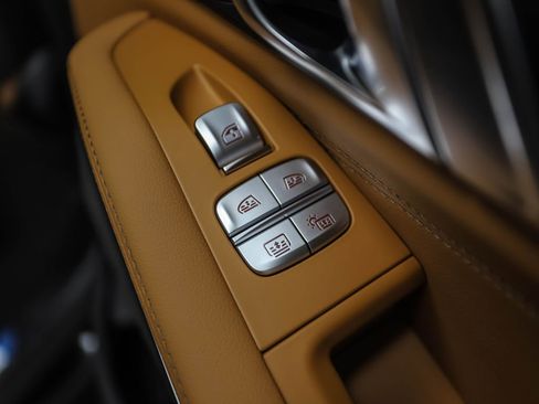 Used 2026 BMW X7 xDrive40i image 33