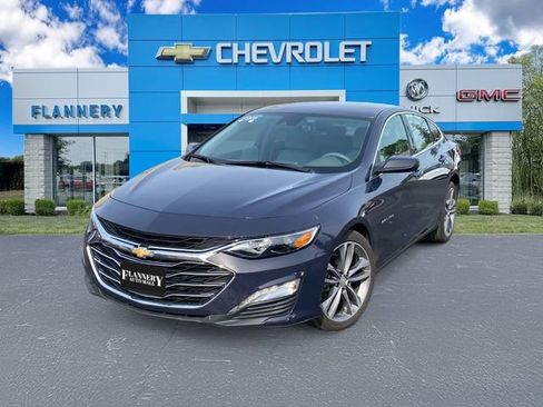 Used 2025 Chevrolet Malibu LT FWD image 1