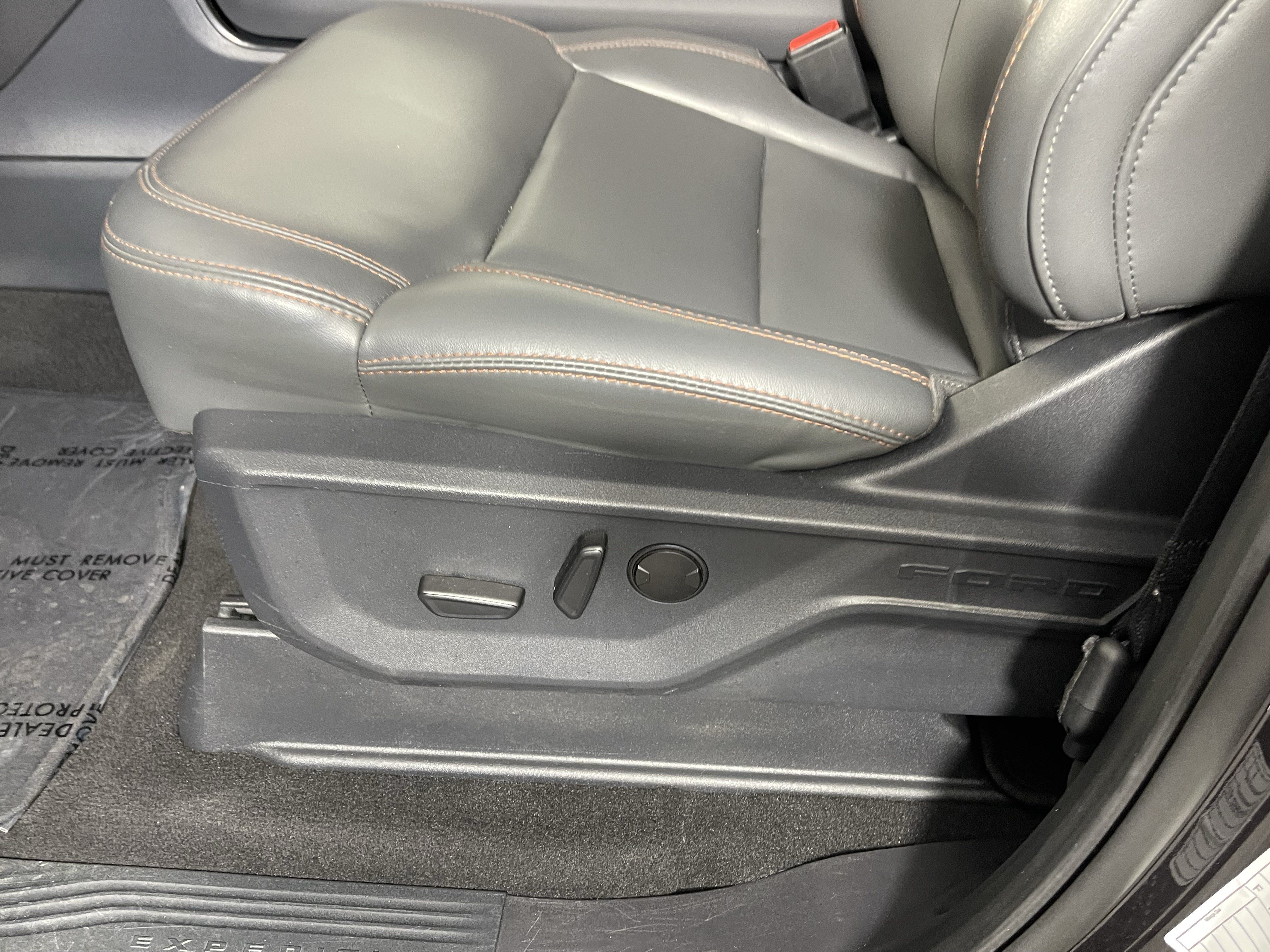 Used 2025 Ford Expedition Active AWD/4WD image 16