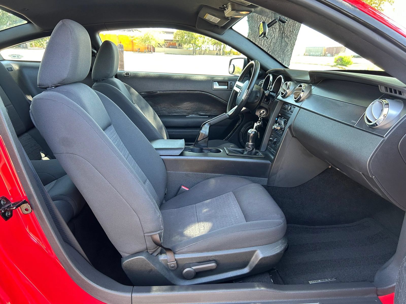 Used 2006 Ford Mustang Coupe RWD image 28