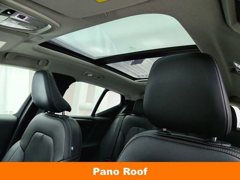 Used 2024 Volvo XC40 B5 Plus AWD/4WD image 12