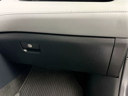 Used 2023 Toyota Highlander L image 35