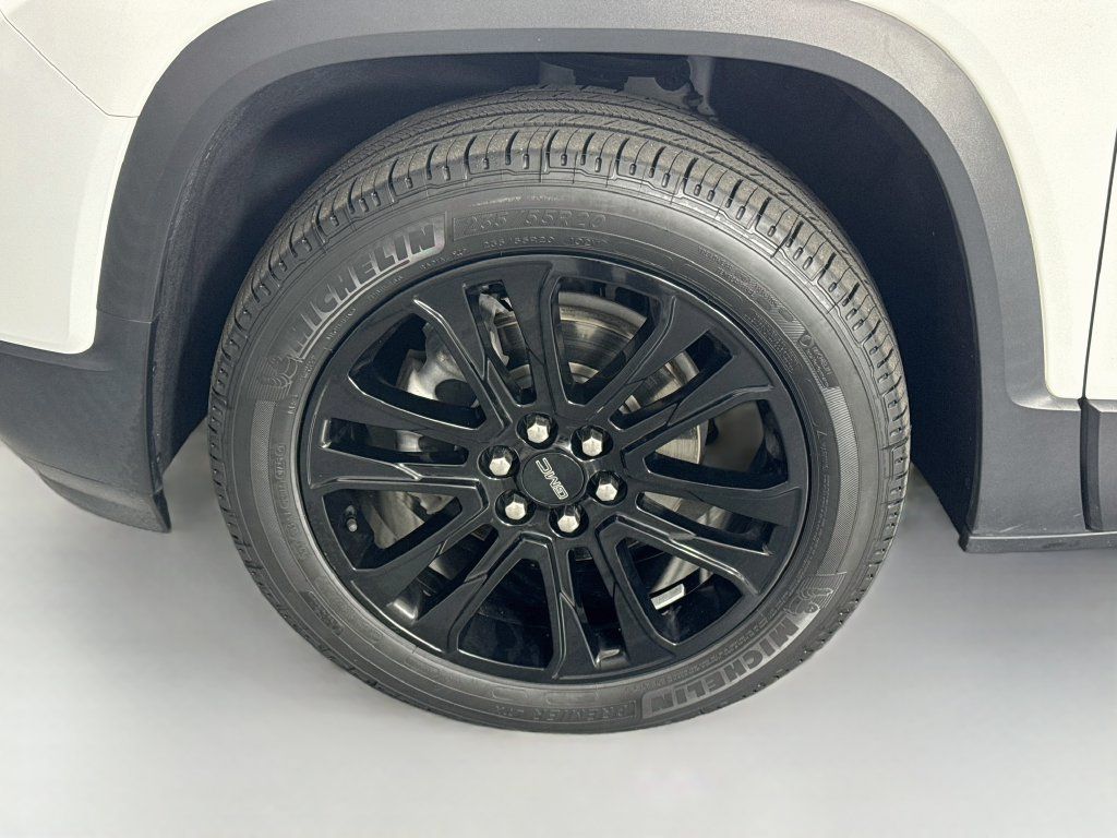 Used 2023 GMC Acadia SLE w/ Driver Convenience Package FWD image 35
