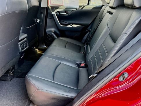 Certified 2021 Toyota RAV4 Limited FWD image 33