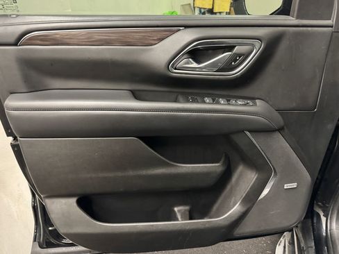 Used 2022 Chevrolet Suburban LT image 14