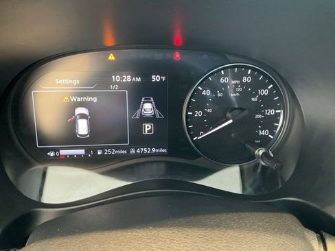 Used 2023 Nissan Kicks SR w/ SR Premium Package image 9