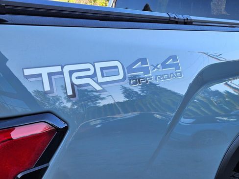 Used 2025 Toyota Tundra Limited w/ TRD Off-Road Package AWD/4WD image 12