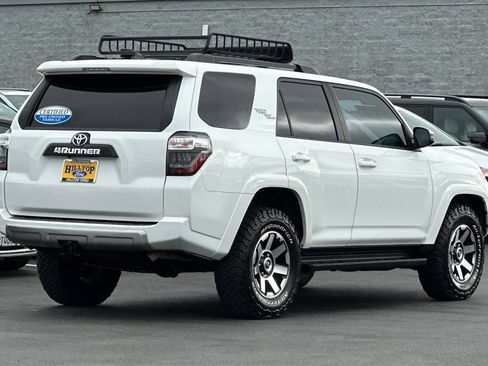 Used 2021 Toyota 4Runner TRD Off-Road Premium w/ Moonroof Package AWD/4WD image 4