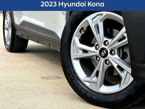 Used 2023 Hyundai Kona SEL w/ Convenience Package image 2