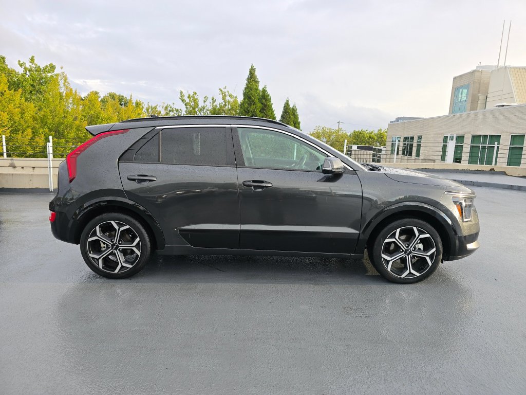 Certified 2024 Kia Niro EX Touring FWD image 3