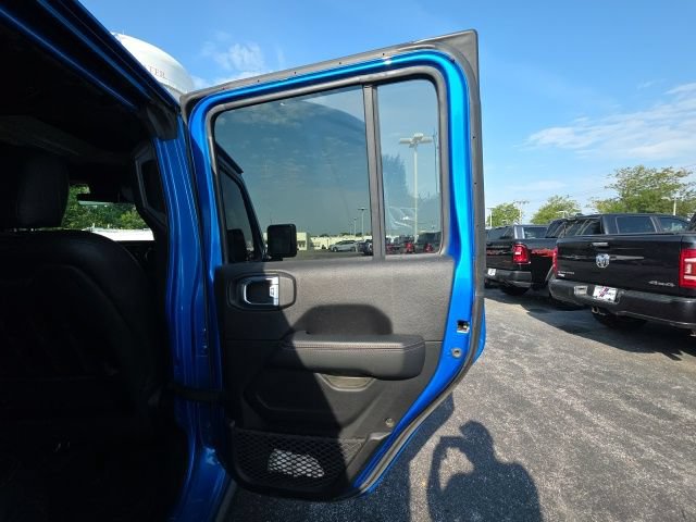 Used 2021 Jeep Wrangler Unlimited Rubicon w/ Trailer Tow Package AWD/4WD image 15