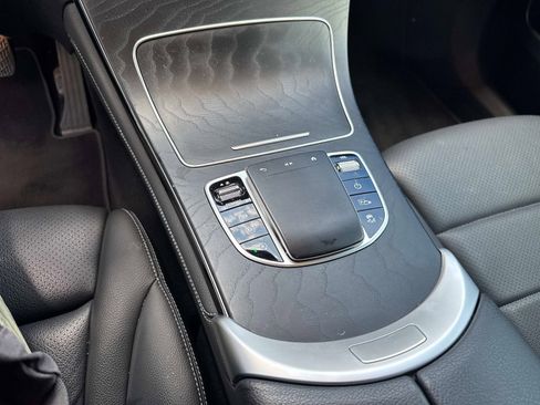 Used 2021 Mercedes-Benz GLC 300 image 27