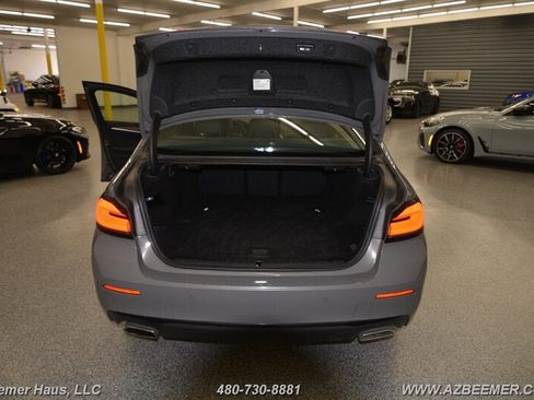 Used 2022 BMW 530e w/ Premium Package RWD image 49