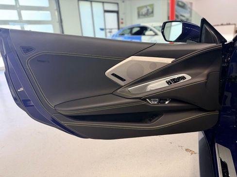 Used 2025 Chevrolet Corvette Stingray w/ Z51 Performance Package image 13