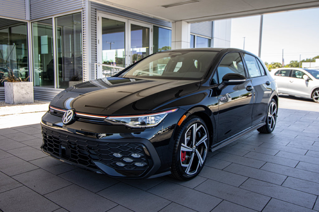 New 2026 Volkswagen GTI SE FWD image 13