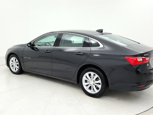 Used 2025 Chevrolet Malibu LT image 2