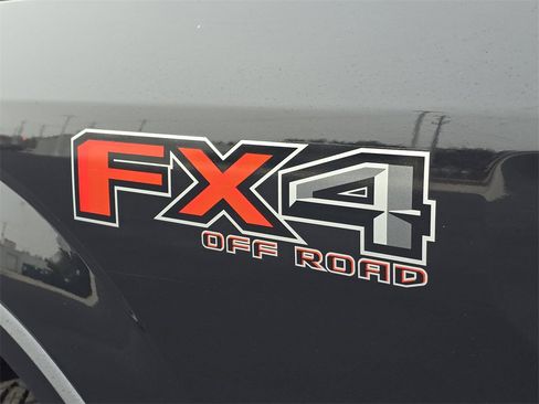 Used 2019 Ford F150 Lariat w/ Equipment Group 502A Luxury image 9