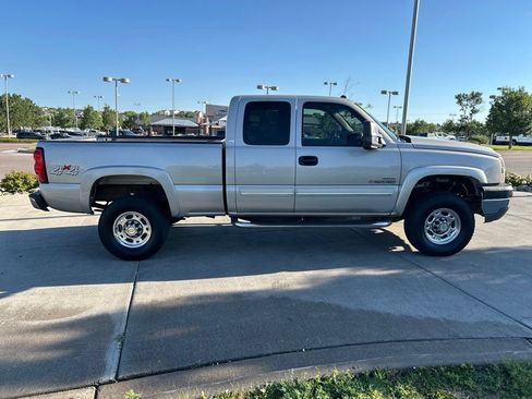 Used 2005 Chevrolet Silverado 2500 LS w/ Heavy-Duty Power Package AWD/4WD image 10