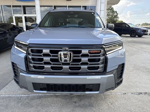 New 2026 Honda Pilot TrailSport image 2