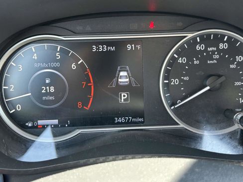 Used 2025 Nissan Versa SV FWD image 23