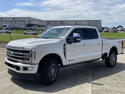 New 2026 Ford F250 Platinum w/ Platinum Plus Package AWD/4WD image 7
