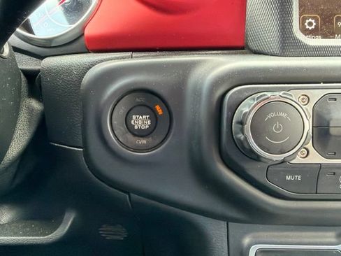 Used 2018 Jeep Wrangler Unlimited Rubicon AWD/4WD image 19