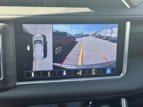 Used 2021 GMC Yukon Denali w/ Denali Ultimate Package AWD/4WD image 27