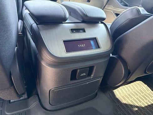 Used 2025 Lincoln Navigator Reserve w/ Jet Appearance Package AWD/4WD image 18