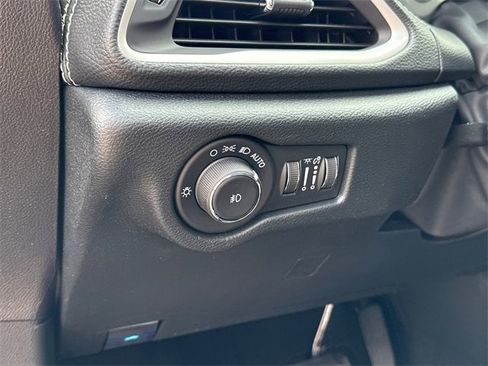 New 2025 Chrysler Pacifica Select image 14